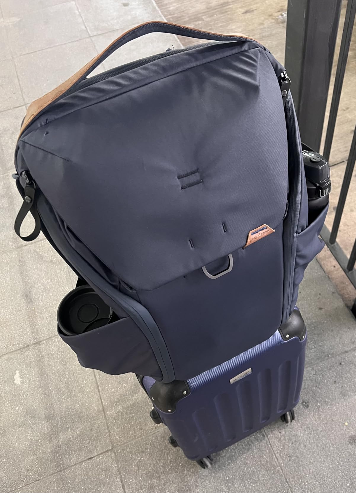 Peak Design Everyday Backpack 20L, Black, MagLatch Top, Dual Side Access customer photo 1