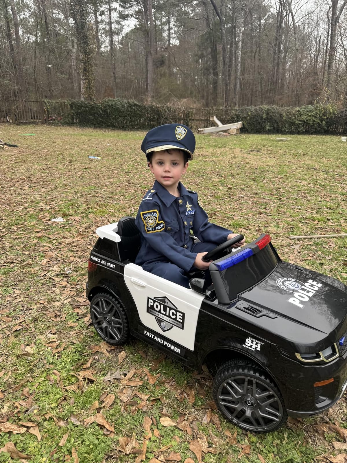 Kids Ride On Police Car 12V Battery Powered Electric Ride-on Vehicle, Flashing Lights w/Parent Remote, Siren, Music, Megaphone, Smooth Start, Suspension, Black customer photo 2
