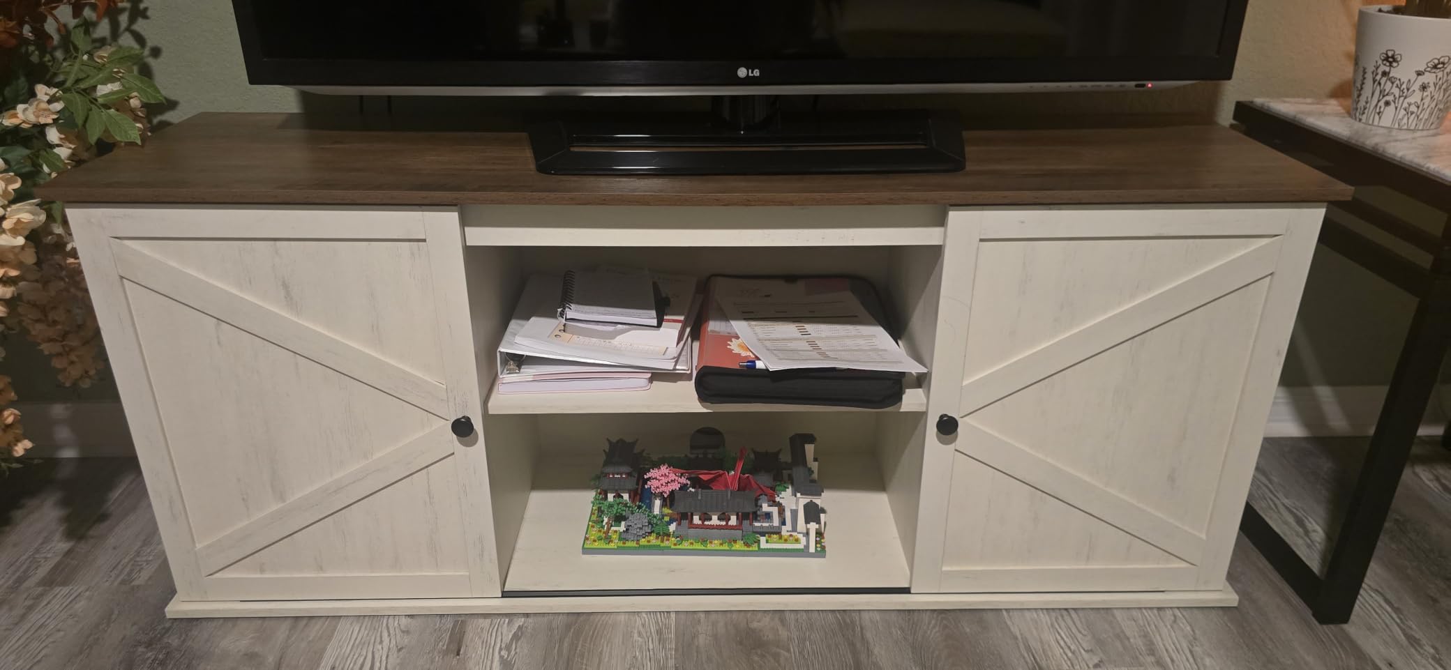 VASAGLE Farmhouse TV Stand for 80'' TV, Media Console, Sliding Barn Doors | Entertainment Center with Storage Cabinets, for Living Room, Rustic White and Honey Brown, HAINS Collection customer photo 1
