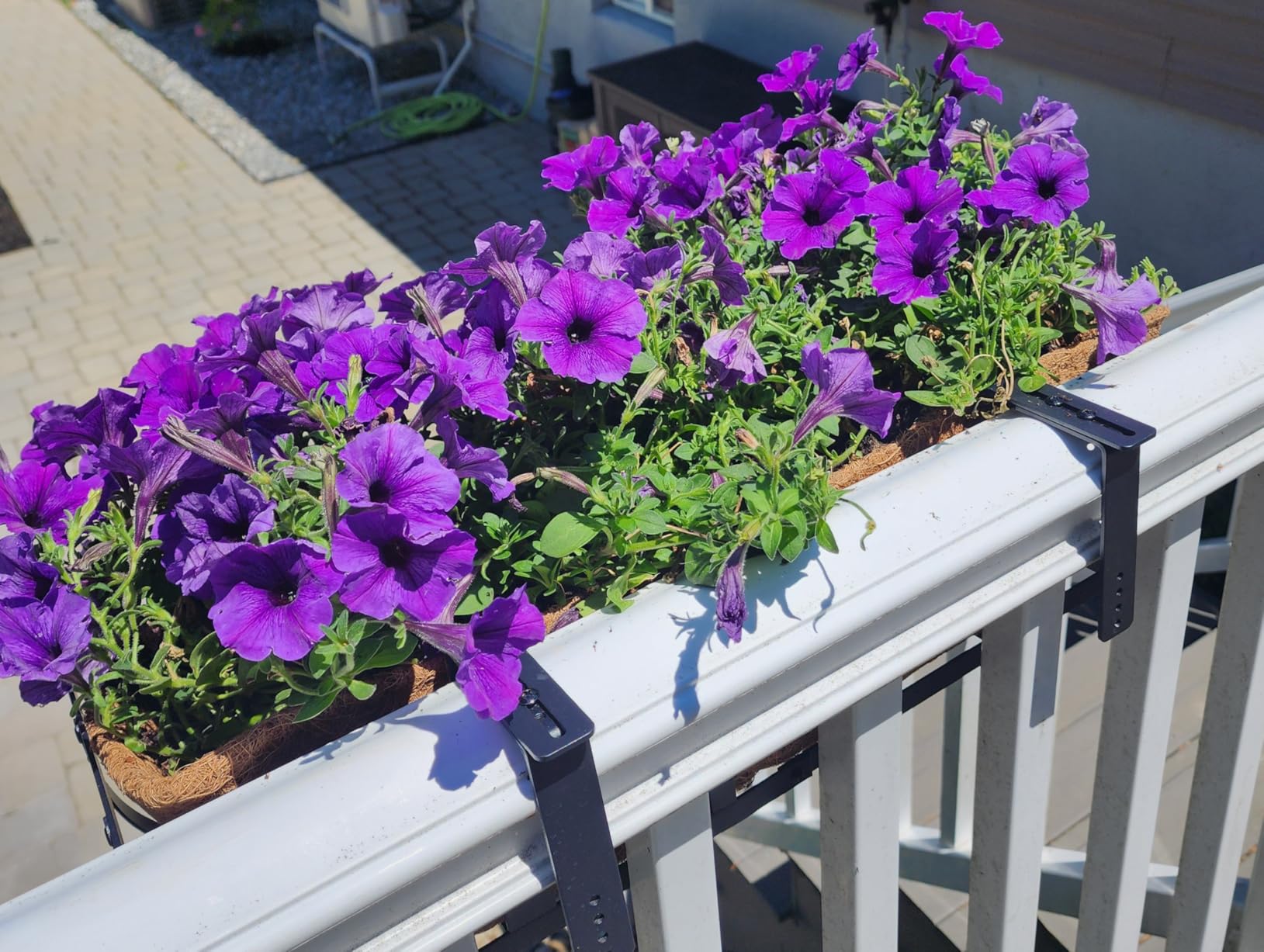 VOXOR Railing Planter Boxes, Heavy Duty Window Box Planters, Adjustable Balcony Planters for Railing Hanging, with Coco Liner for Deck, Porch, and Patio Gardening (2 Pack, 24 Inch) customer photo 1