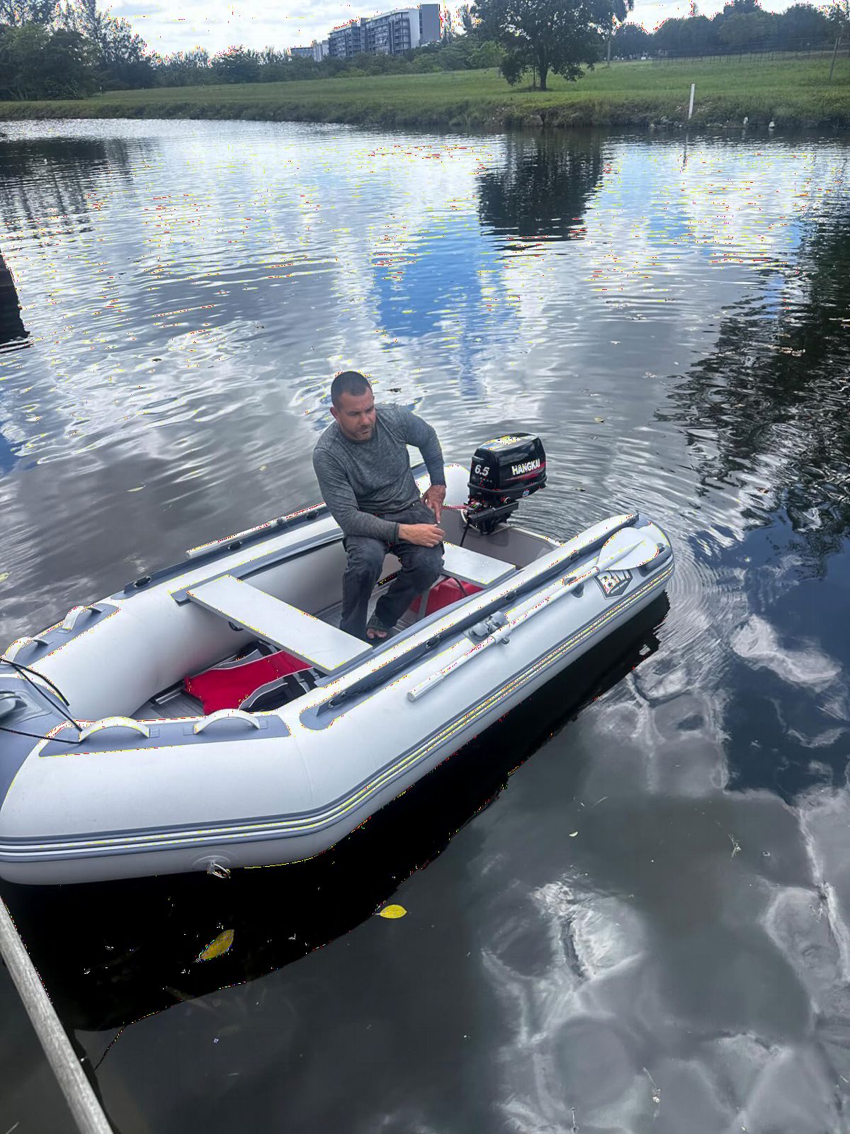 BEYOND MARINA USCG Approved Inflatable Dinghy Boat, 3-5 Person 1100D PVC Heavy Duty Inflatable Boat for Adults, Fishing Boat with Aluminum Oars and Floor Panels customer photo 1