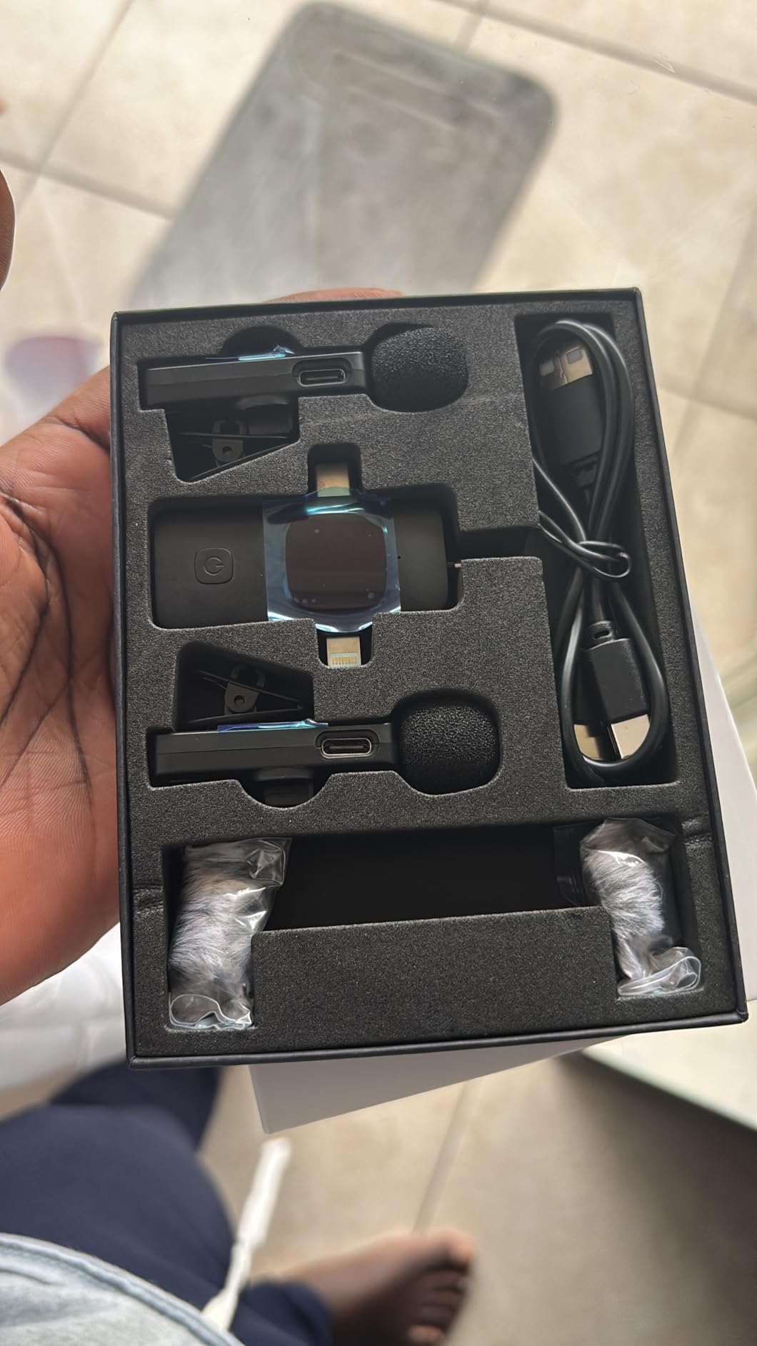PQRQP 3 in 1 Professional Wireless Lavalier Microphone for iPhone/Android/Camera, Wireless Microphones, Mini Microphone, Crystal Clear Sound Quality for Recording, Live Streaming, Clips-Elegant Black customer photo 2