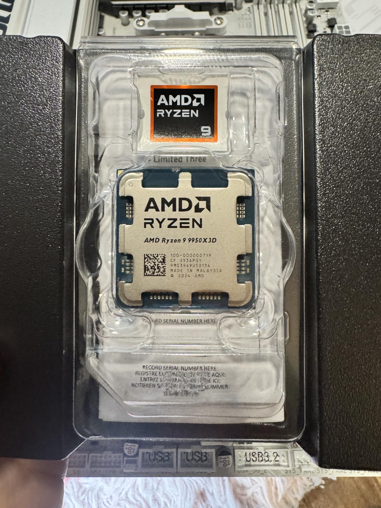 AMD Ryzen 9 9950X3D 16-Core Processor customer photo 1