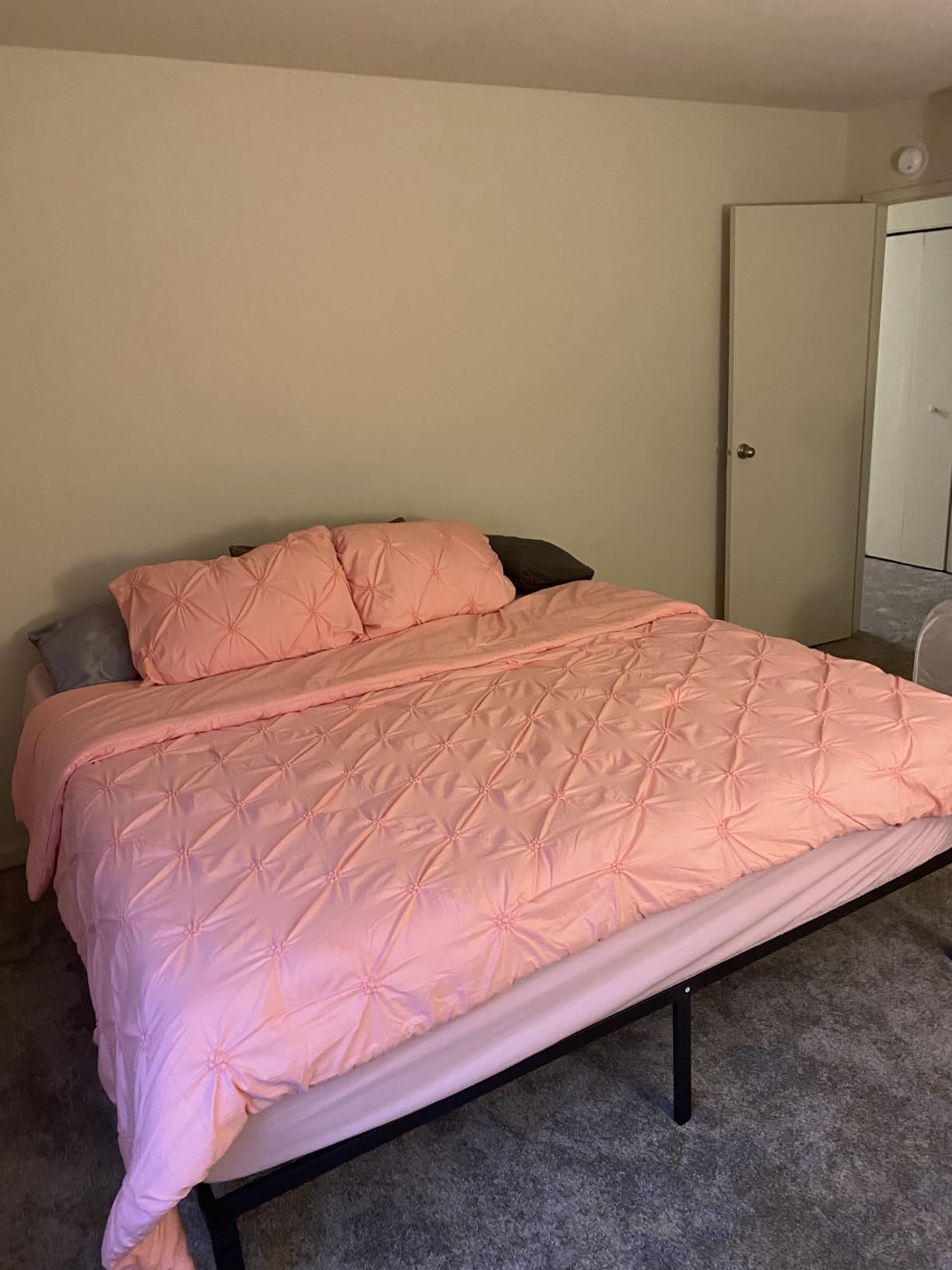 Novilla Twin Mattress, 6 Inch Twin Bed Mattress with Gel Memory Foam, CertiPUR-US Certified customer photo 1