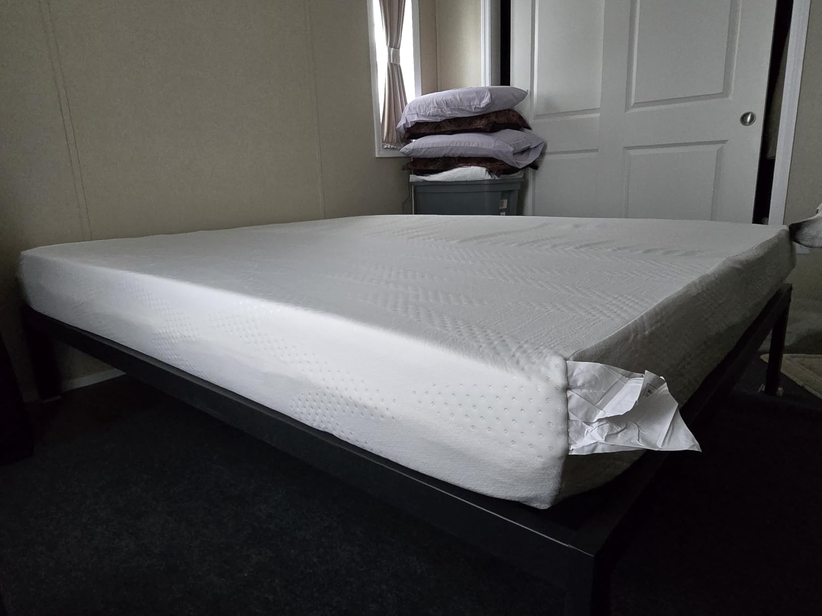 12 Inch Queen Mattress in a Box, Gel Memory Foam for Cooling Night | Comfort & Pressure Relief, CertiPUR-US Certified customer photo 1