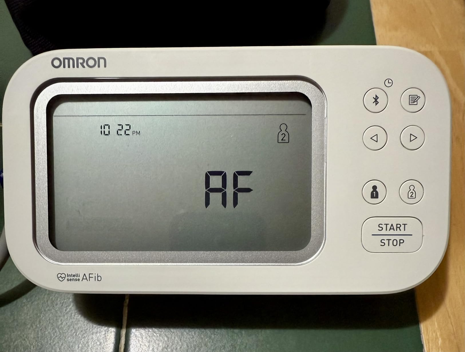 OMRON Gold Blood Pressure Monitor & Upper Arm Blood Pressure Cuff | For Home Use - #1 Doctor & Pharmacist Recommended Brand - Clinically Validated - AFib Detection - Connect App customer photo 1
