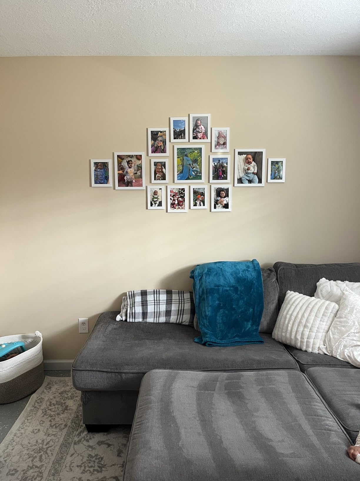 Vittanly 15 Pack Picture Frames Collage Wall Decor, Wall/Tabletop Display customer photo 1