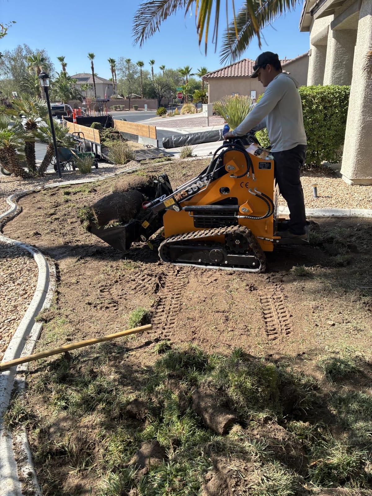 MS380T Mini Triangular Track Skid Steer Loader with 23HP RATO Gasoline Engine, 46 inch Bucket Multifunction Stand-On Crawler Skid Steer Machine, Hydraulic Drive Compact Track Loader - In USA Stock customer photo 1