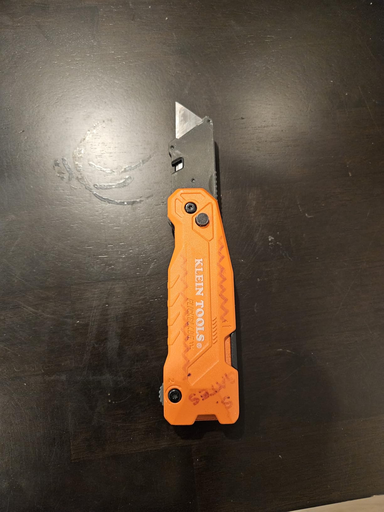 Klein Tools 44306 FLICKBLADE 2-in-1 Folding Utility Knife and Scraper with Built-In Blade Storage, Dual Locking Positions, Includes 3 Triple-Ground Carbon Steel Blades customer photo 2