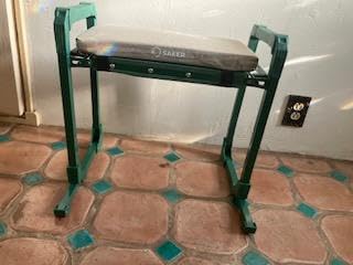 Saker Garden Kneeler and Seat Foldable Gardening Stool with Extendable Legs | Thickened Pad, Tool, Heavy Duty 400lbs Support for Elderly, Gardening, Outdoor Use customer photo 1