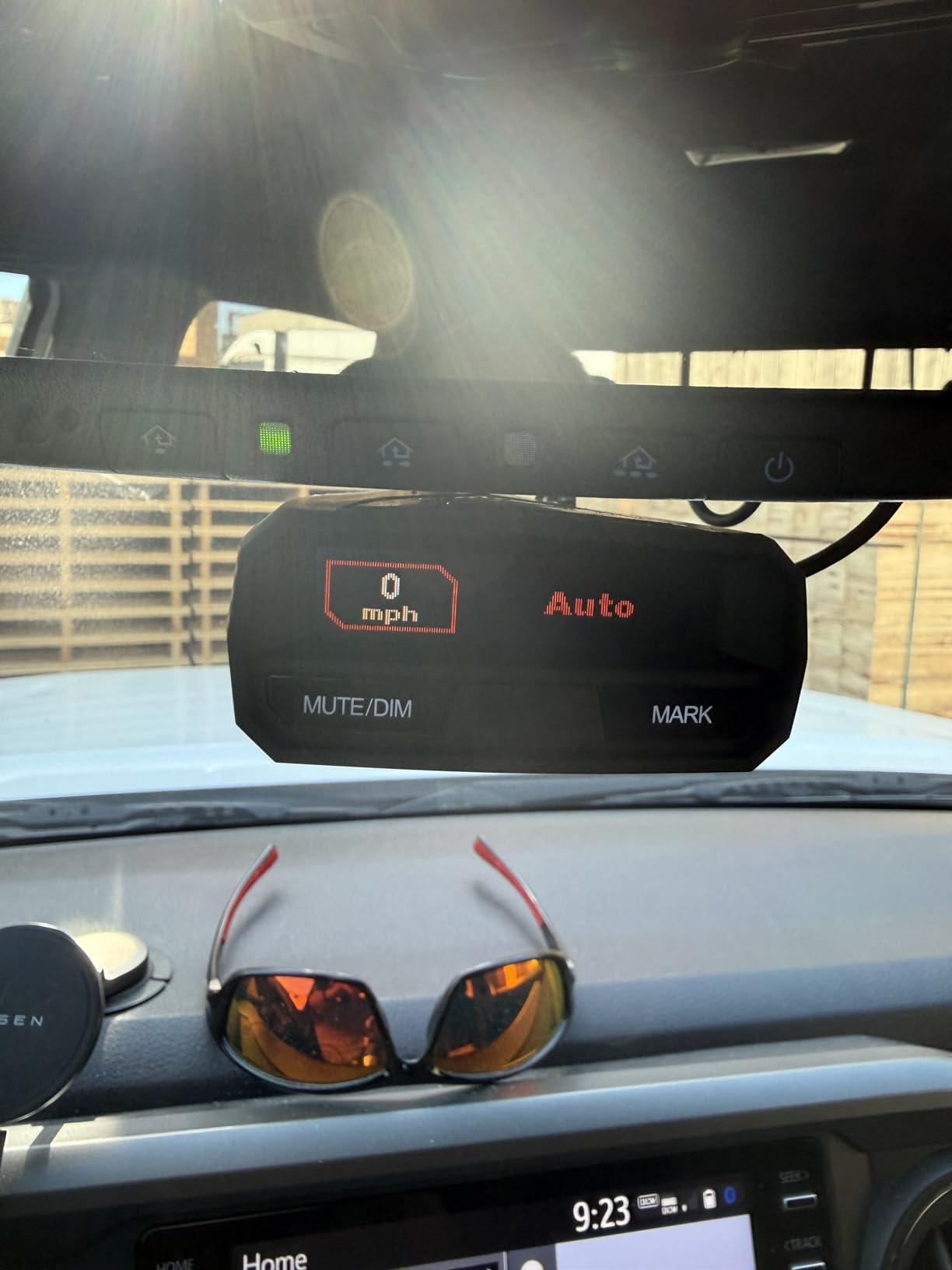 Uniden R4W (new Model) Extreme Long-Range Laser/Radar Detector, Record Shattering Performance, 360° Awareness, Built-in GPS, Wi-Fi, Bluetooth, Voice Alerts, Red Light & Speed Cameras, R/TACH App customer photo 1