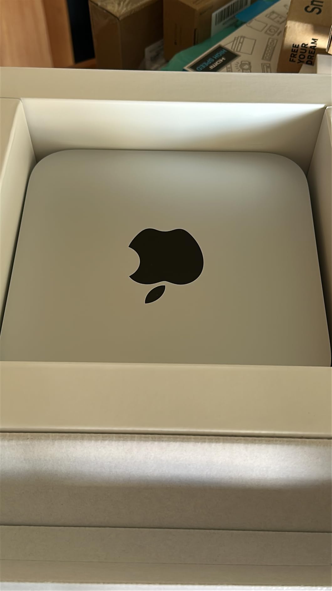 Apple 2022 Mac Studio with Apple M1 Max Chip 10-Core CPU (32GB RAM, 512GB SSD) (Renewed) customer photo 2