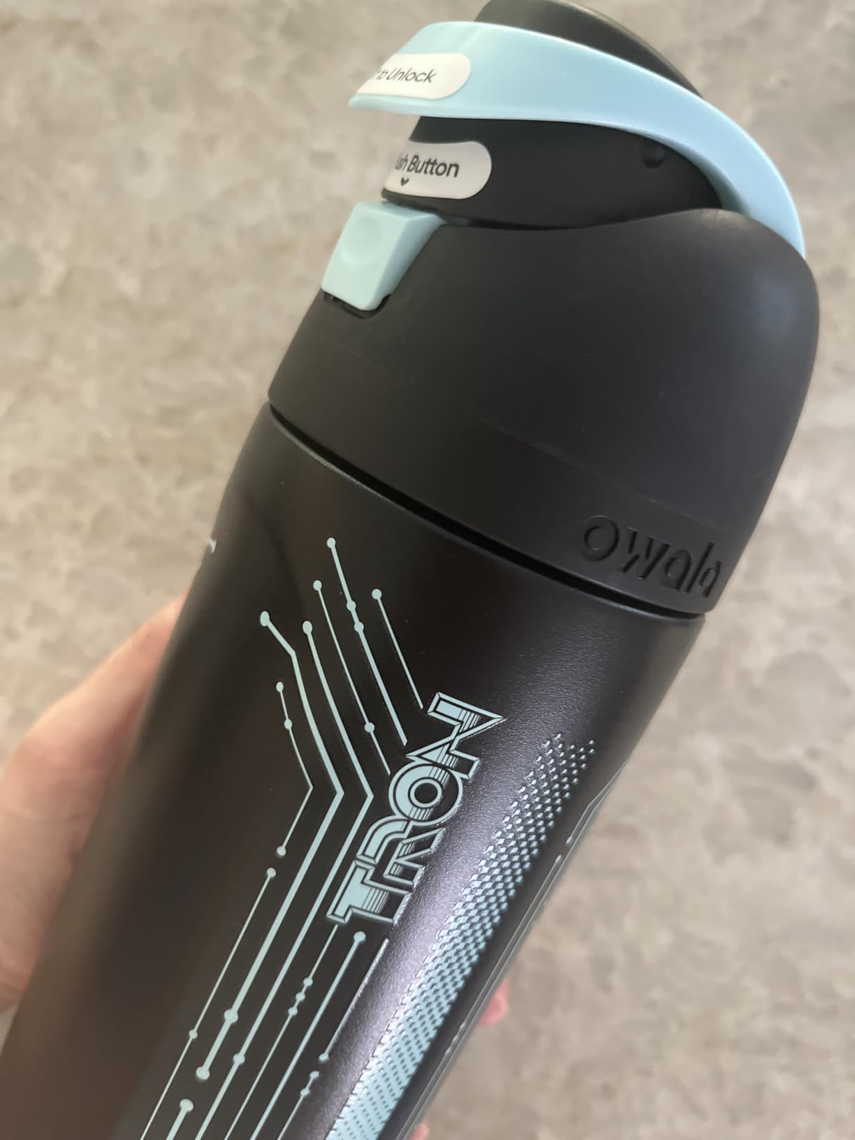 Owala Princess FreeSip Stainless Steel Water Bottle 24 oz Rapunzel customer photo 2