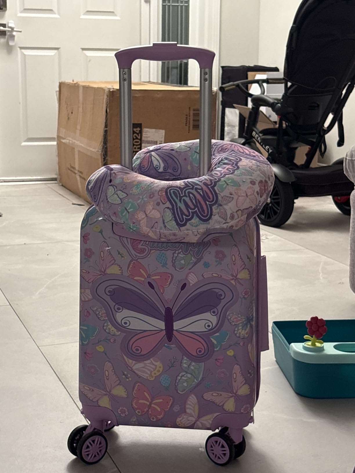 Kid's Luggage Set 2 Piece Suitcase Set Hardside Luggage with Spinner Wheels Girls Carry on Toddler Travel Rolling Suitcase with Neck Pillow Airline Approved customer photo 2