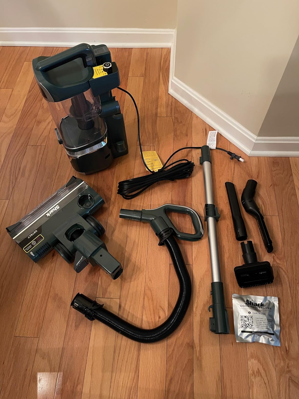 Detect Pro Lift-Away ADV Vacuum, DuoClean Detect, Evergreen, LA802 | DuoClean Detect, Direction, Edge, Floor and Dirt Sensors, Odor Neutralizer, HEPA Seal, Accessories, 5-Year Warranty customer photo 2