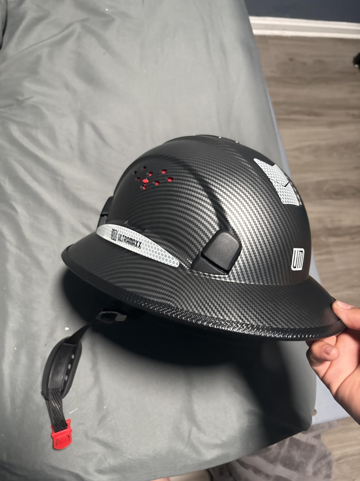UM ULTRAMAXX Full Brim Hard Hat with Built-in Visor, ANSI Z89.1 OSHA Approved Construction Safety Helmet with Chin Strap customer photo 1