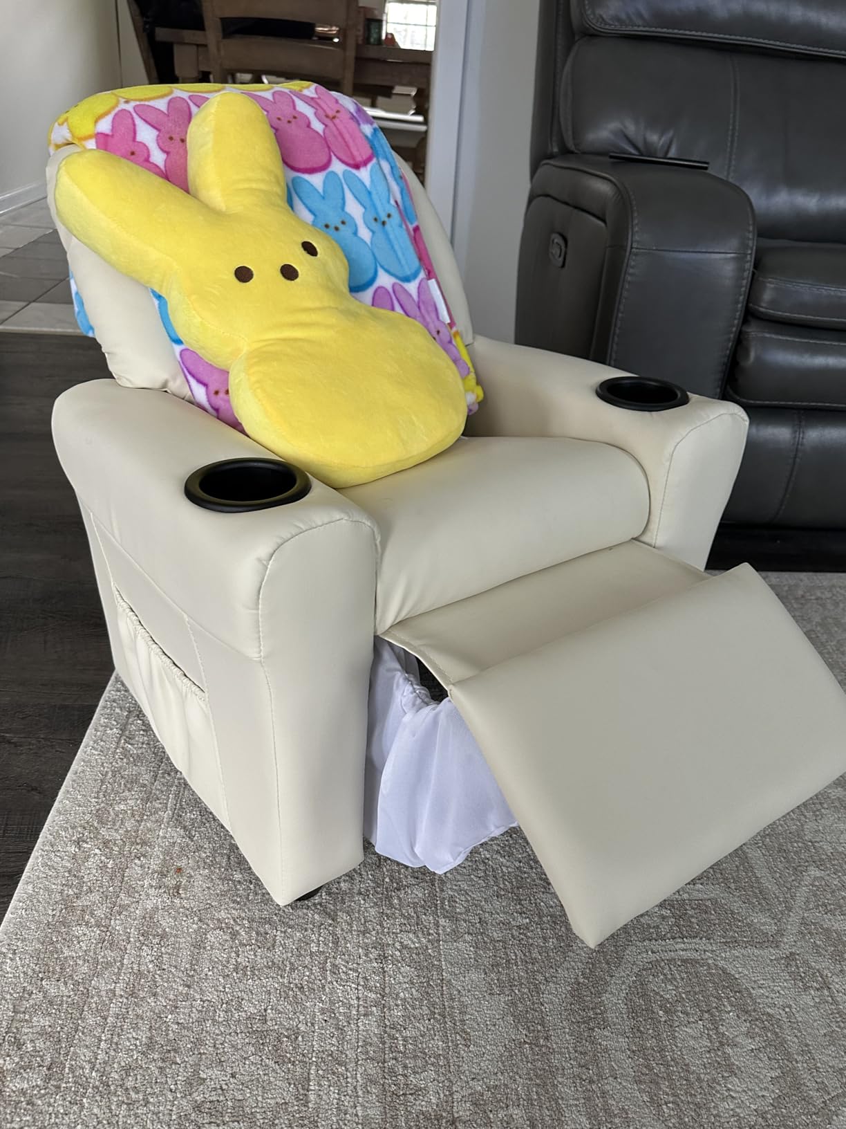 Kids Recliner Chair PU Leather Reclining Toddler Push Back Sofa Ages 1-6 | 2 Storage Pockets, 2 Cup Holders, Adjustable Footrest, Ideal for Reading Gaming Relaxing, Children Youth Boys Girls Lounge customer photo 1