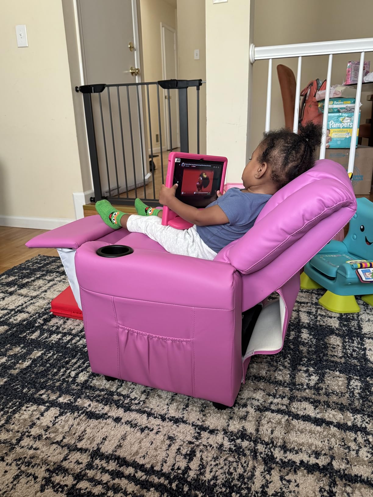 Kids Recliner Chair PU Leather Reclining Toddler Push Back Sofa Ages 1-6 | 2 Storage Pockets, 2 Cup Holders, Adjustable Footrest, Ideal for Reading Gaming Relaxing, Children Youth Boys Girls Lounge customer photo 2