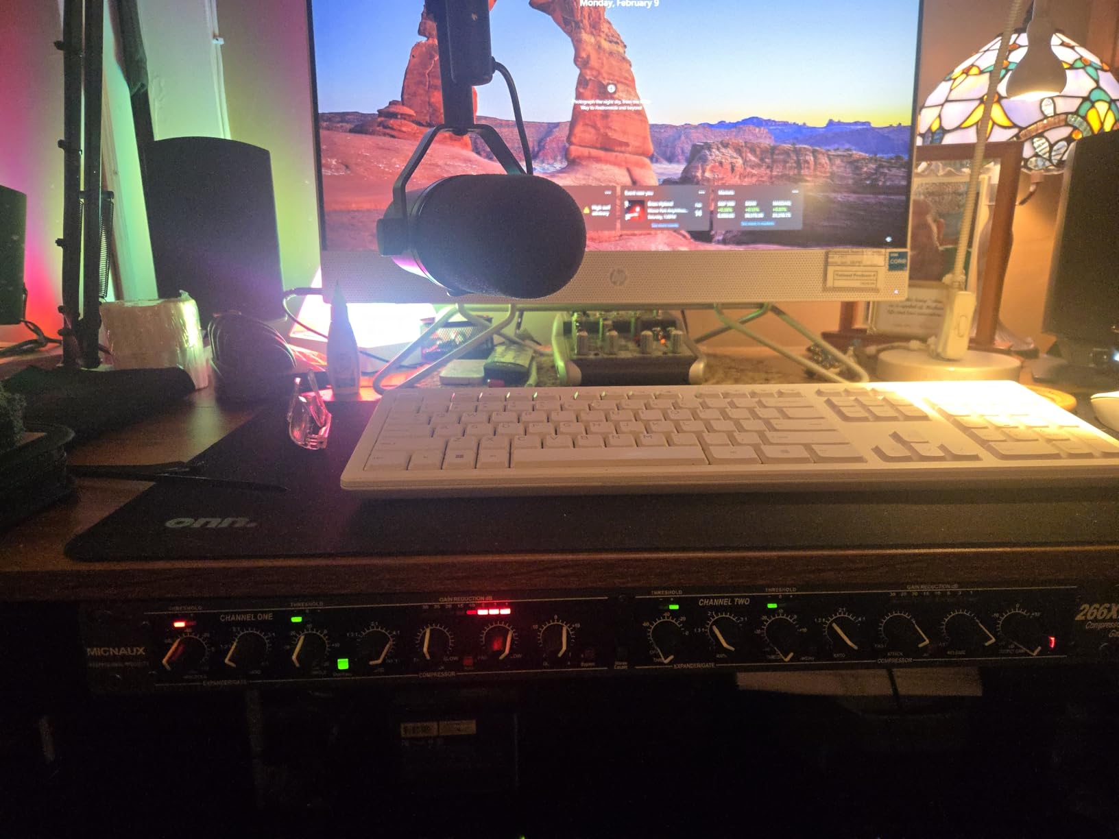 Professional Dual-Channel Black Dynamic Processor Compressor with Noise Gate & Sidechain Insert for Studio, Live & Streaming - 1U Rackmount, XLR/TRS Inputs customer photo 2