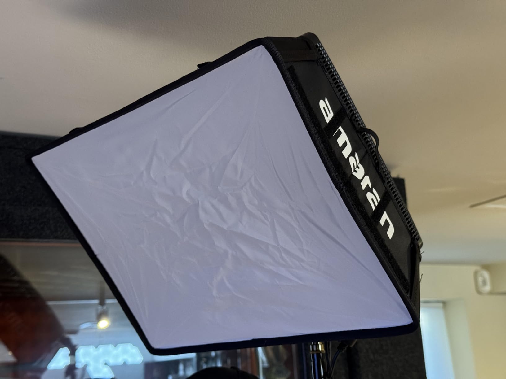 Amaran Pano 120c Kit 120W RGBWW Full Color Led Video Panel Light, CCT 2300K-10000K, App Control, USB-C PD, with Softboxes and Bag for Video, Streaming, Photography customer photo 1