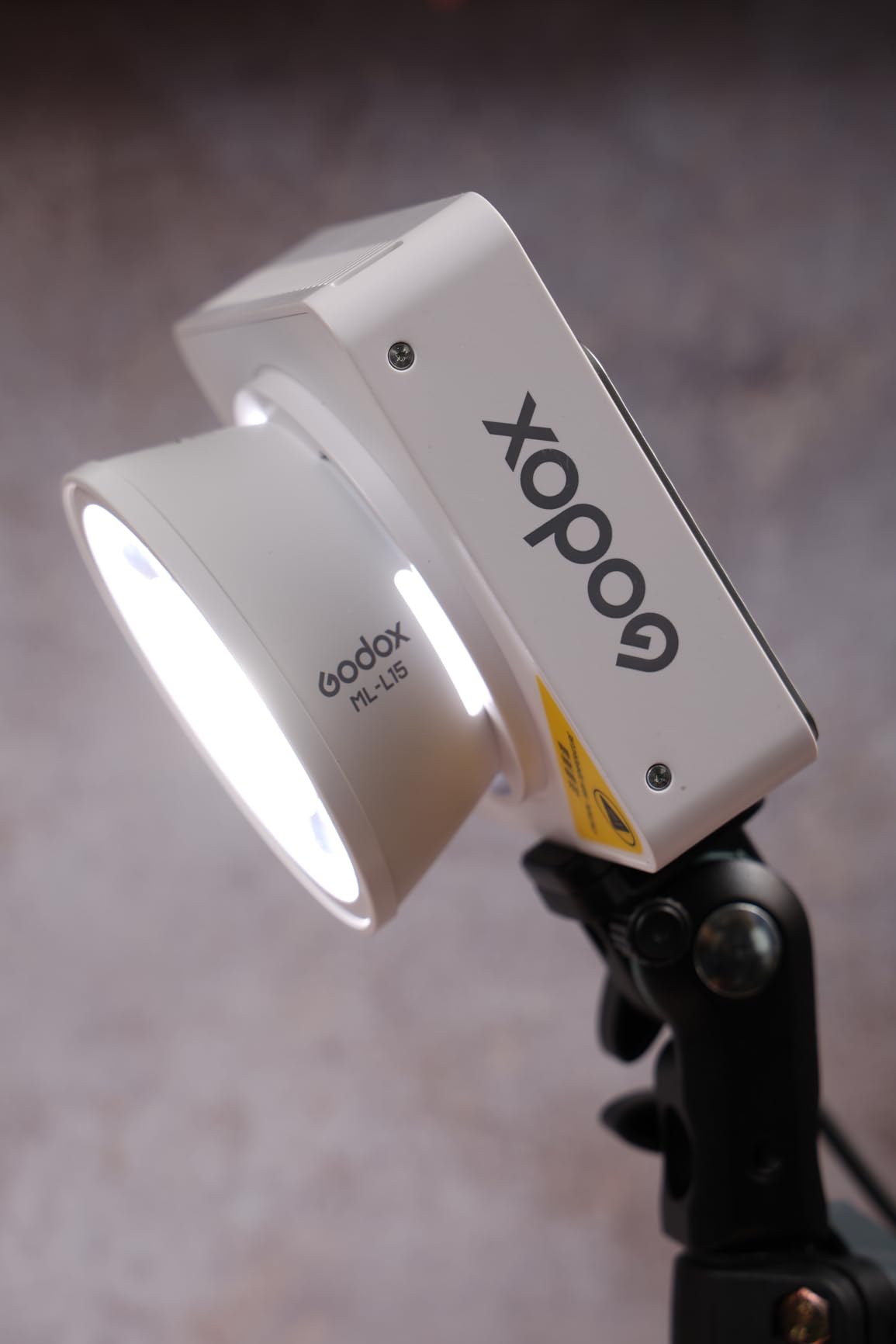 Godox ML100Bi 100W Bi-Color COB LED Video Light, 34300Lux@1m CRI 97+ TLCI 98+, 487g Pocket Portable, APP Control USB-C 11 FX Effects for Vlog Live Streaming Outdoor Filming Photography customer photo 2
