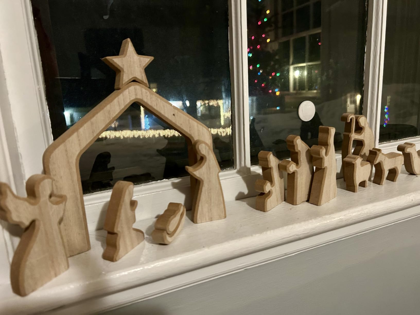 NEROSUN Nativity Scene Set, 13Pcs Wooden Christmas Nativity Scene Miniature Holy Family customer photo 2