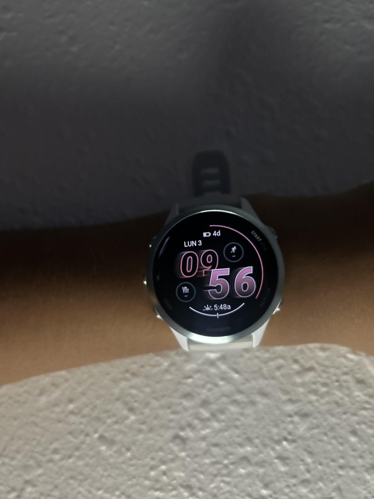 Garmin Forerunner 570, 47mm, Aluminum, Black customer photo 1