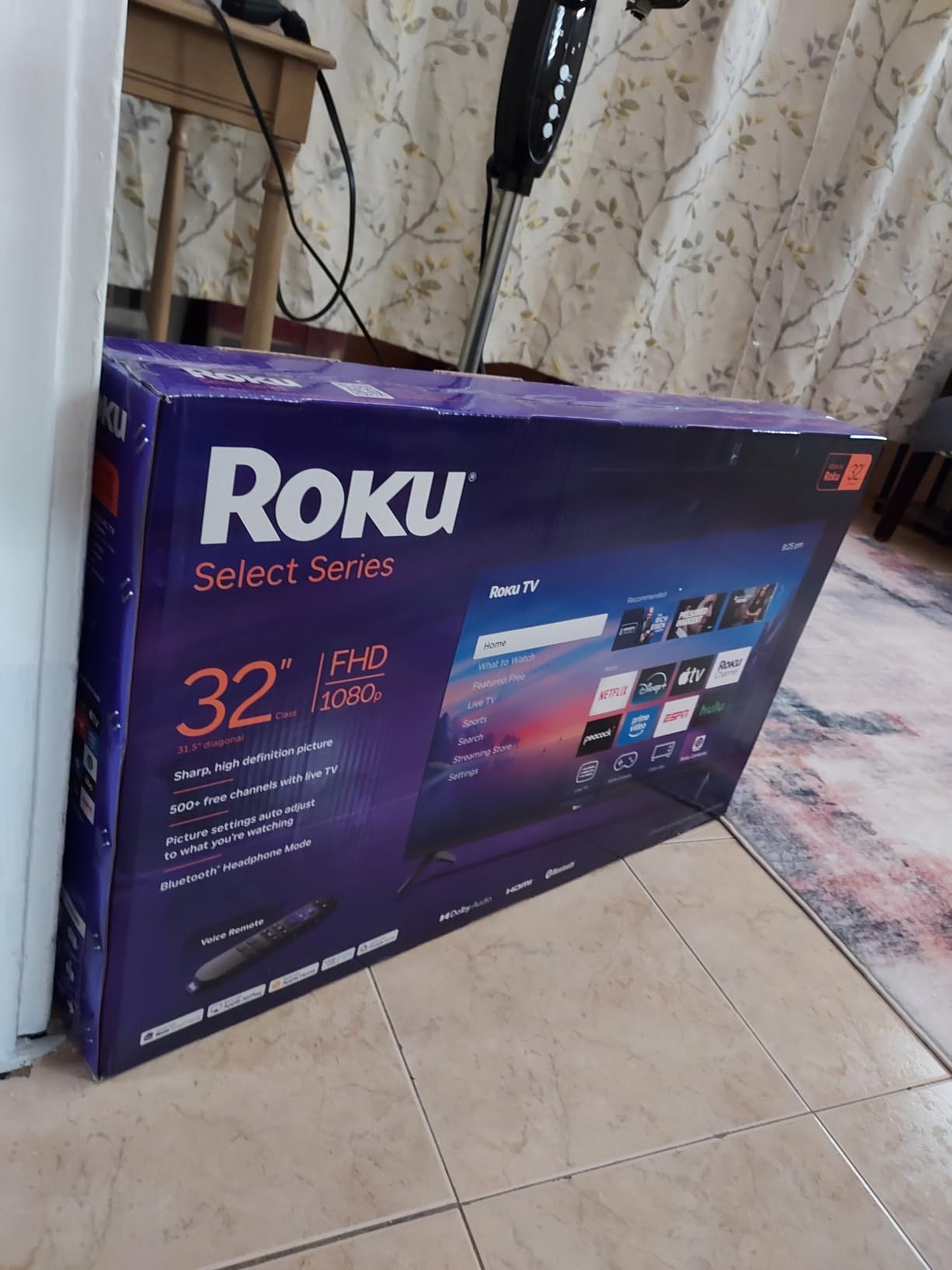 Roku Smart TV - 32-Inch Select Series, 1080p Full HD TV - Roku TV with Voice Remote - Flat Screen LED Television with Wi-Fi for Streaming Live Local News, Sports, Family Entertainment customer photo 2