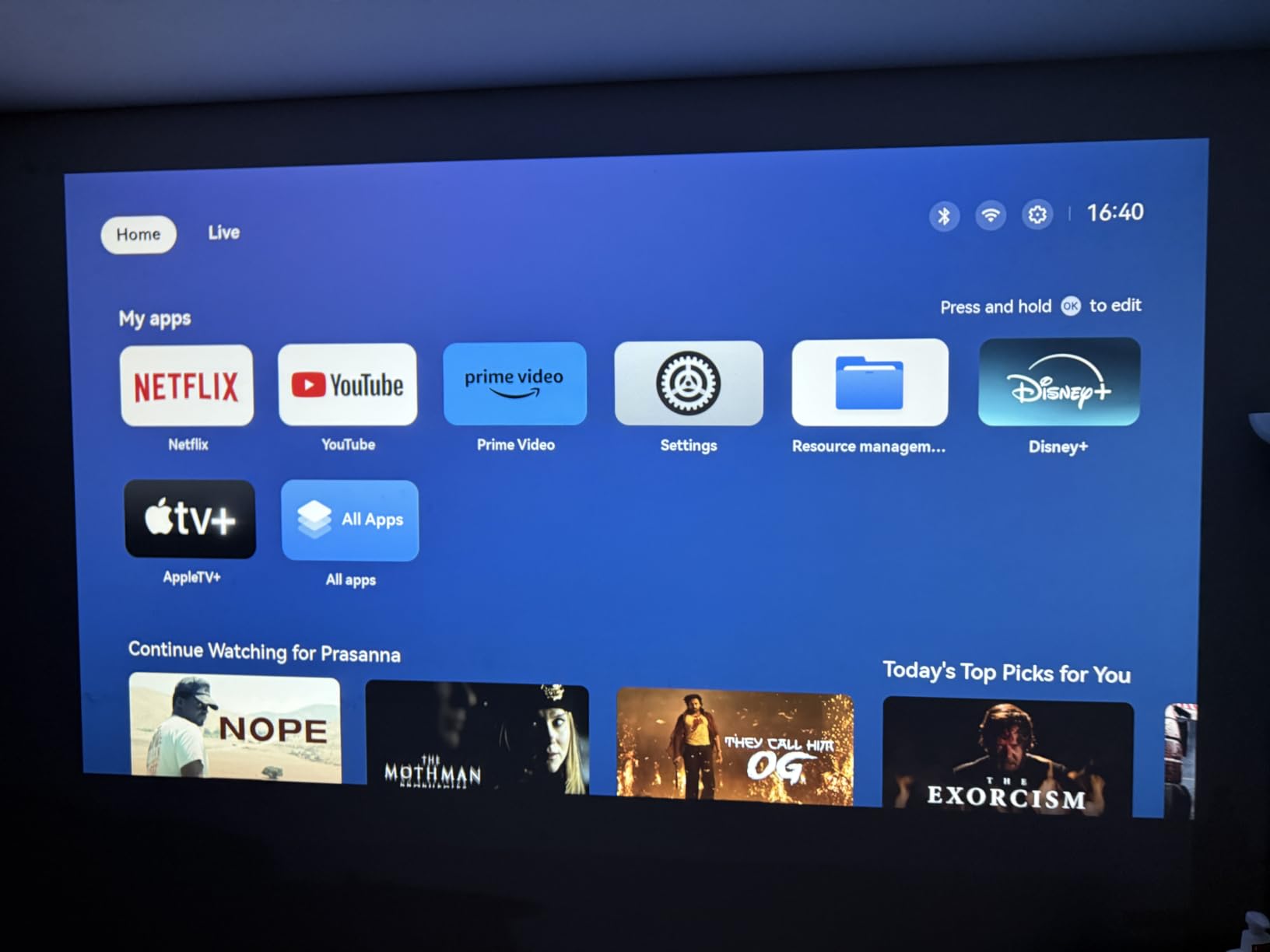 GooDee 4K Smart Projector with 5G WiFi 6 & Bluetooth, ToF AI Auto Focus | UHD Projector, Auto Keystone MEMC, Built-in Streaming Apps, Dolby Audio Home Theater for Outdoor Movie Night & Bedroom Cinema customer photo 1