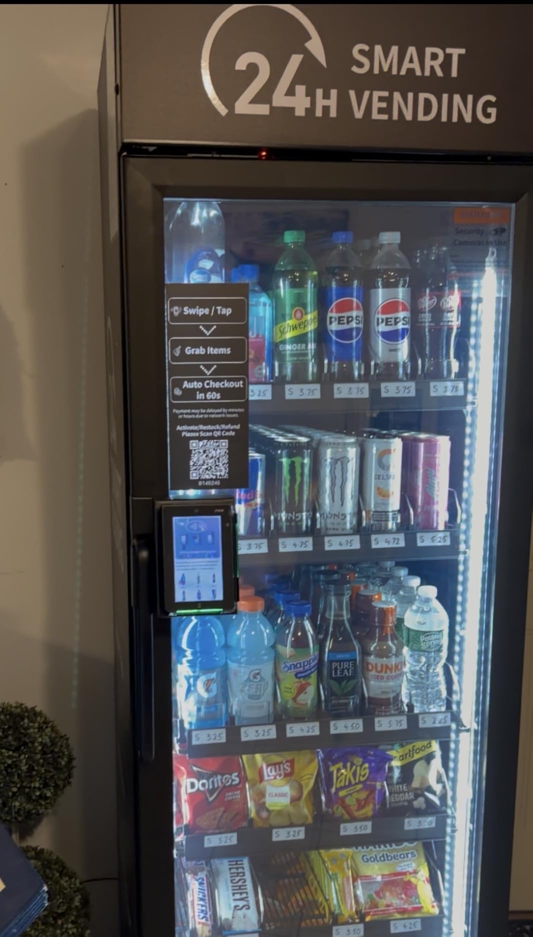 Smart Combo Vending Machine for Business with AI Technology Vending Machine for Sale, Card Reader & App Control Refrigerated Commercial US-360 customer photo 1