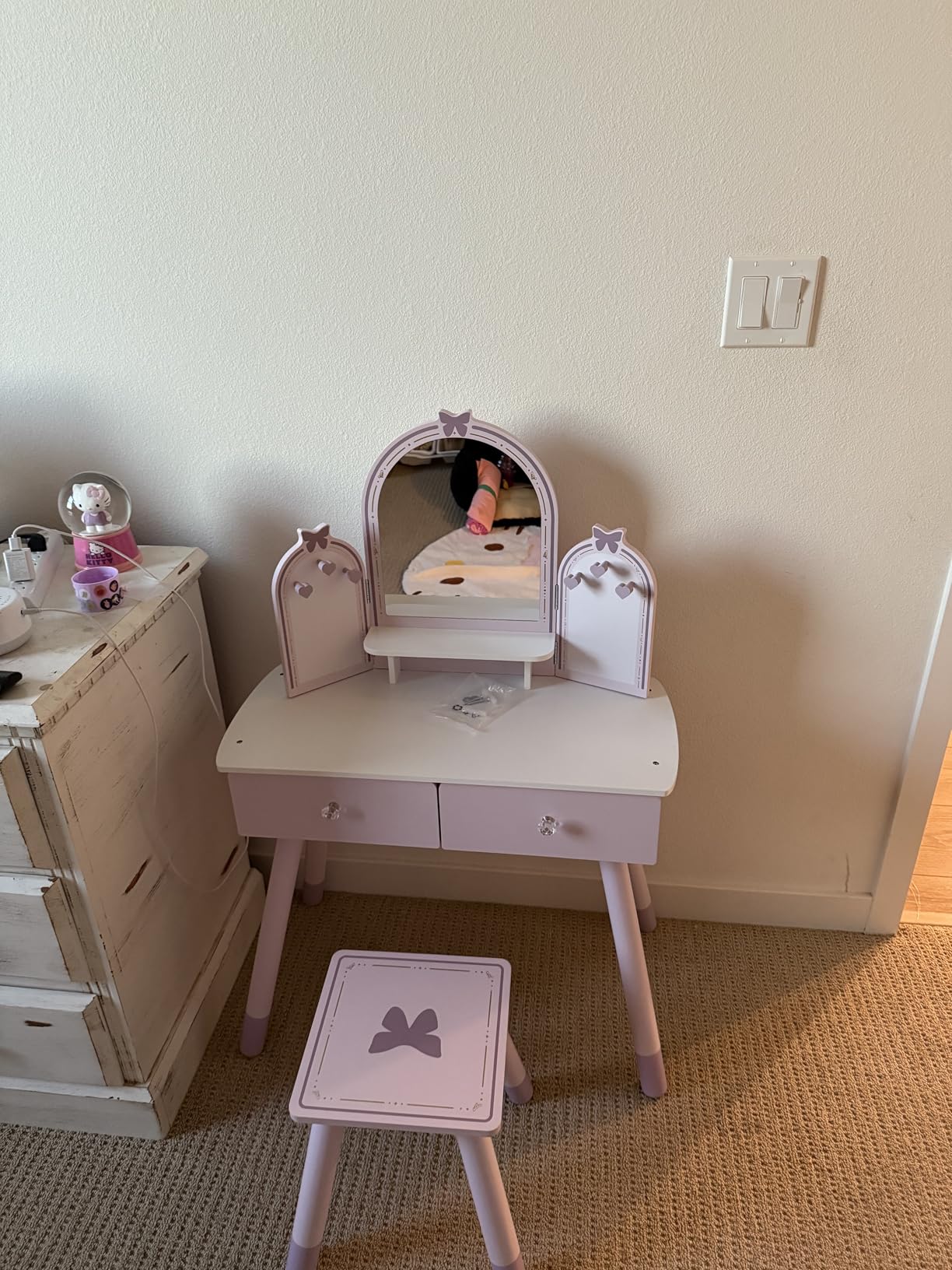 ROBUD Kids Vanity Table Set with Mirror, Drawer, Chair & Accessories, Cute kids vanity set for pretend play, dressing up and bedroom storage customer photo 2
