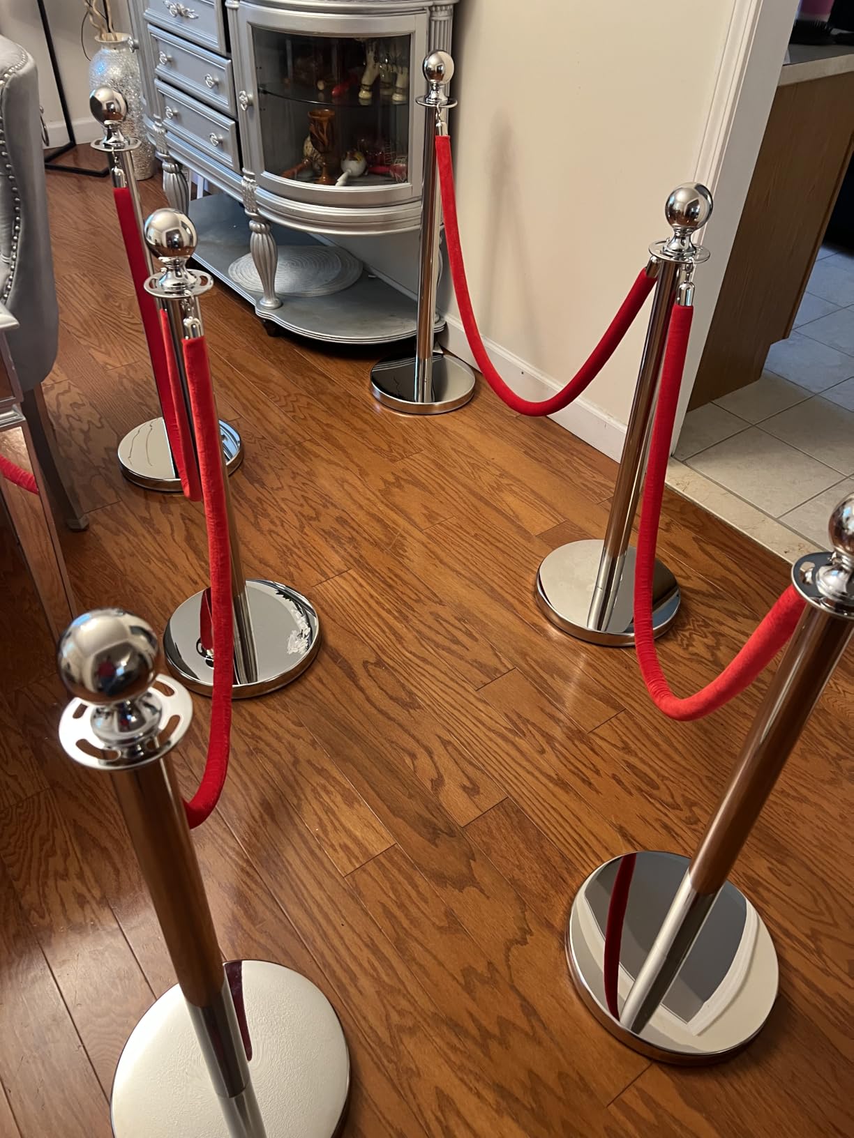 kaiyomi 4Pcs Stanchions and Velvet Ropes, Crowd Control Barriers (Glod) | Water or Sand-Fillable Base, 5 Feet Velvet Ropes and Posts Poles for Red Carpet Formal Occasions customer photo 1