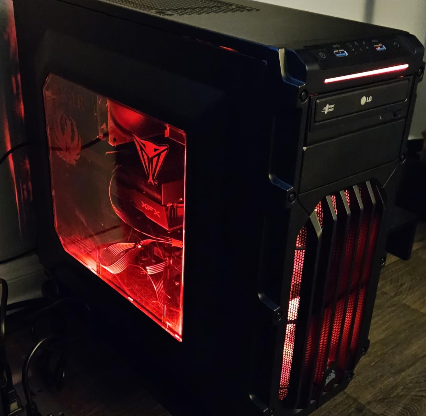 XFX Swift AMD Radeon RX 9060 XT OC Gaming Edition with 16GB GDDR6 HDMI 2xDP, RDNA 4 RX-96TSW16BQ, Graphics Card, Compatible with Desktop PCs customer photo 1