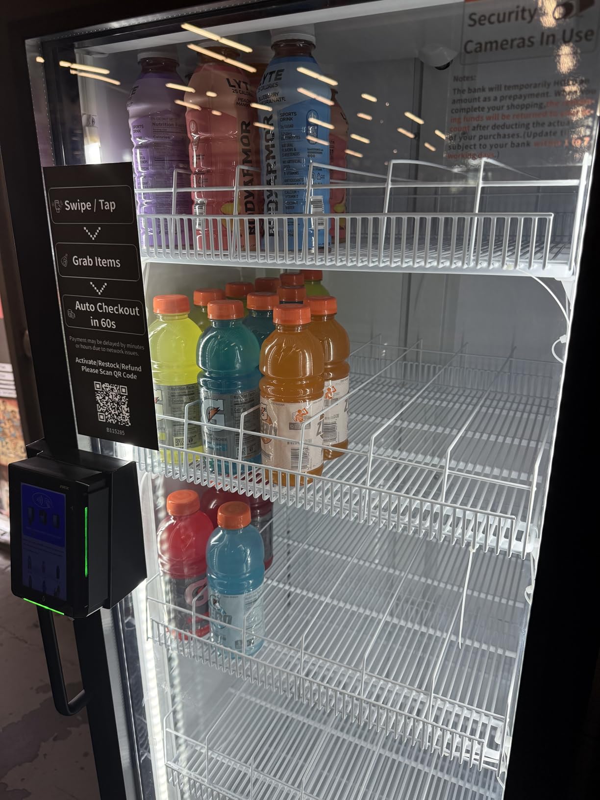 Smart Combo Vending Machine for Business with AI Technology Vending Machine for Sale, Card Reader & App Control Refrigerated Commercial US-360 customer photo 2