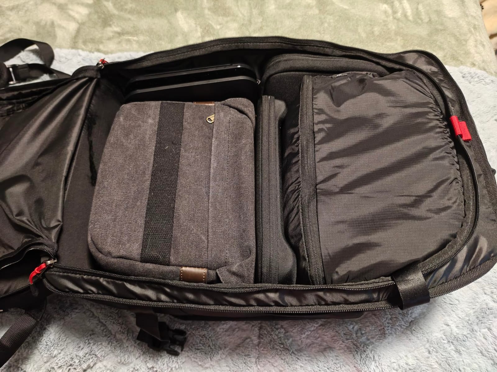 tomtoc Travel Backpack 40L, TSA Carry On Bag Flight Approved, PFAS Free | Carry on Luggage Backpack for Men Women, Water-resistant Business Airplanes Rucksack for Travel Essential Fit 17.3 Inch Laptop customer photo 2