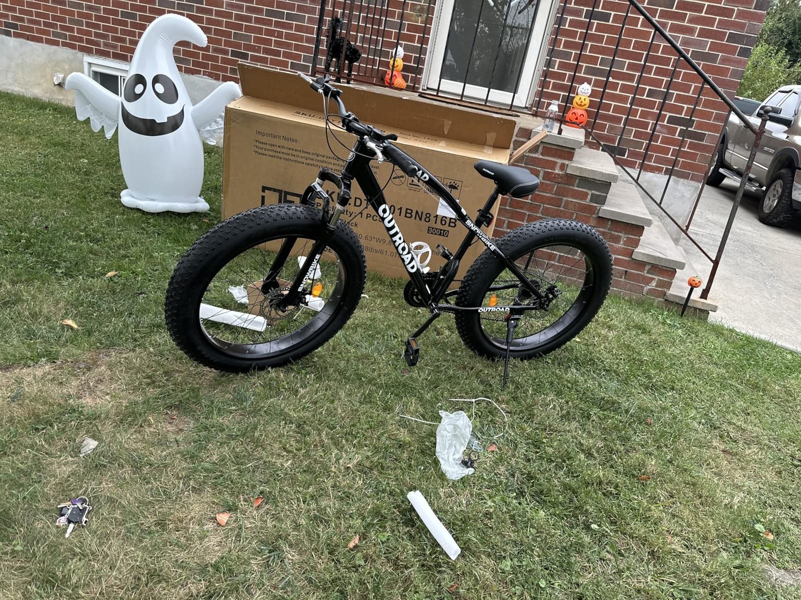 26' Fat Tire Mountain Bike with 4 inch Knobby Tires, 21 Speed MTB with Dual Disc Brake for Adults, Anti-Slip Bicycle, Black, White, Blue&Purple customer photo 2