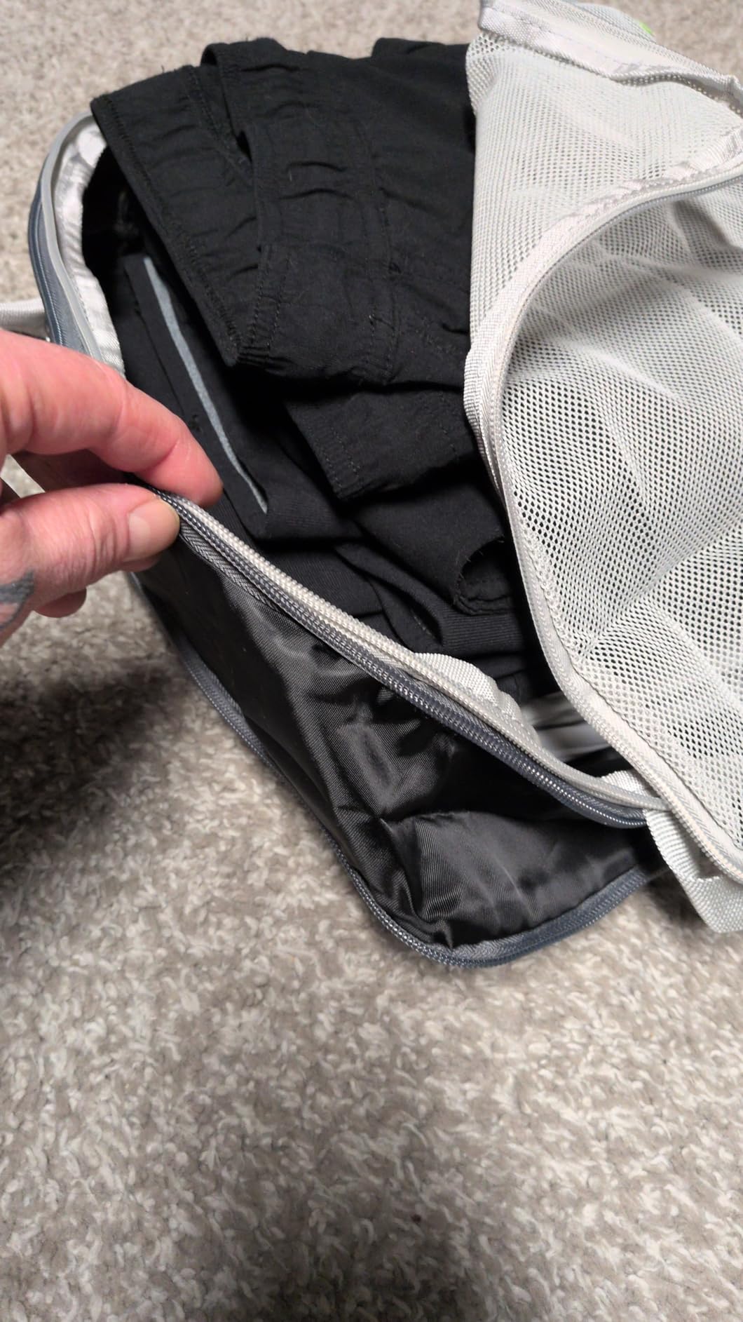 Veken 11 Set Compression Packing Cubes Garment Bags for Travel Essentials, Compressible Expandable Luggage Organizer Bags for Clothing, Space Saver Bags with Over 1000 pcs of Mesh Holes(Beige) customer photo 1