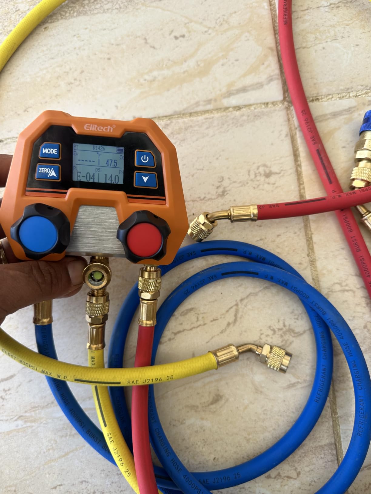 Elitech HVAC Digital Manifold Gauge Set DMG-2SE with Hoses & R410A Adapters | 88 Refrigerants, ±1% FS Accuracy, P/T Calculation, Evap & Cond Temp, HVAC/R & Automotive AC Applications customer photo 2