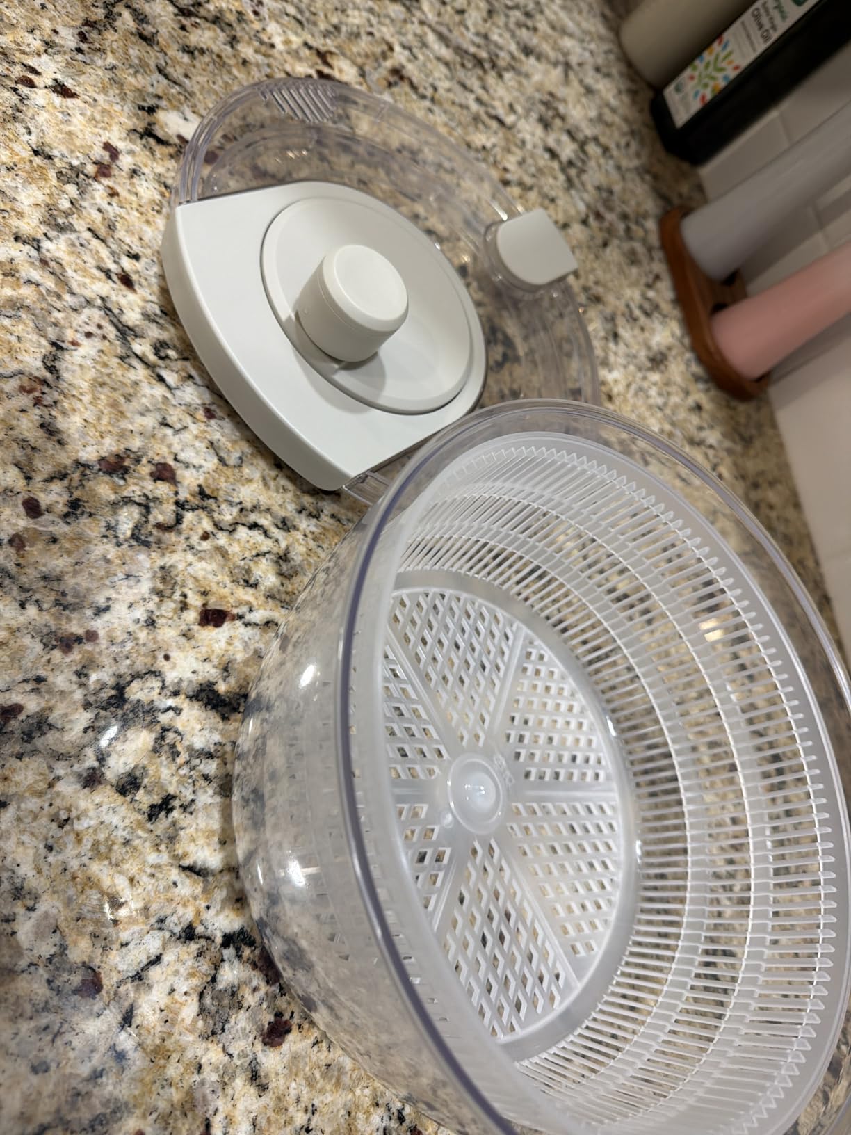 Amazon Basics Salad Spinner with Non-Skid Base and Spin Knob, Removable Basket Colander, 4.2 Quart, BPA-Free, Linen Gray customer photo 2