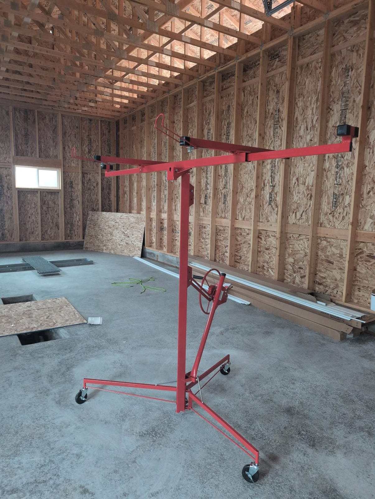 VEVOR 11ft Drywall Lift, Heavy-Duty 150 lbs Sheetrock Hoist with Adjustable Telescoping Arm, Lockable Wheels, Drywall Lifter Panel Jack Hoist Tools Ideal for Ceiling & Wall Installation (Black) customer photo 1