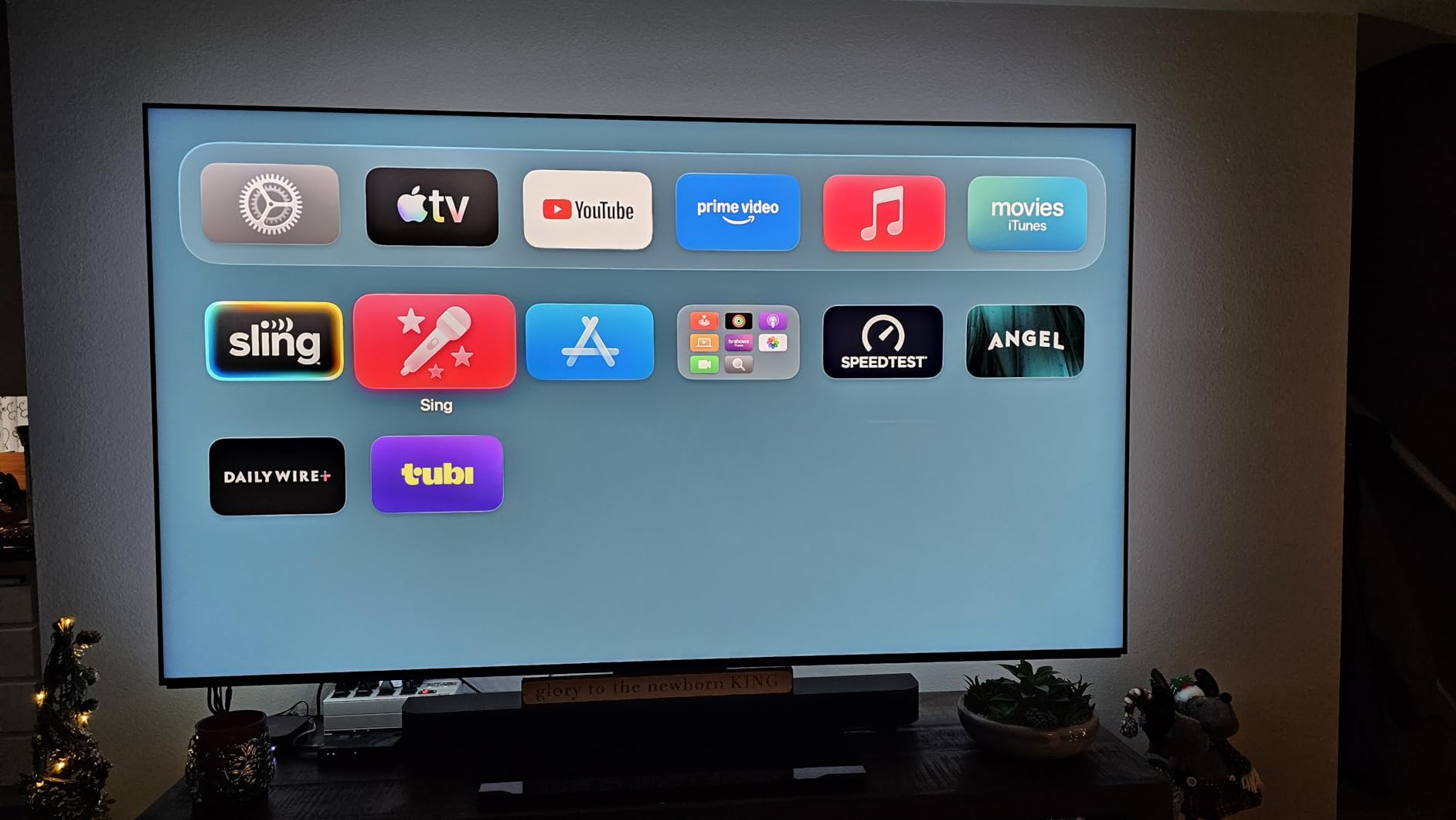Govee TV LED Backlight 2, 14.4ft Cuttable TV Lights for 32-70 Inch TVs | RGBWIC LED Strips Lights for Monitors, Support 210+ Scene Modes & Music Sync, Smart APP and Voice Control, Easy Install customer photo 2