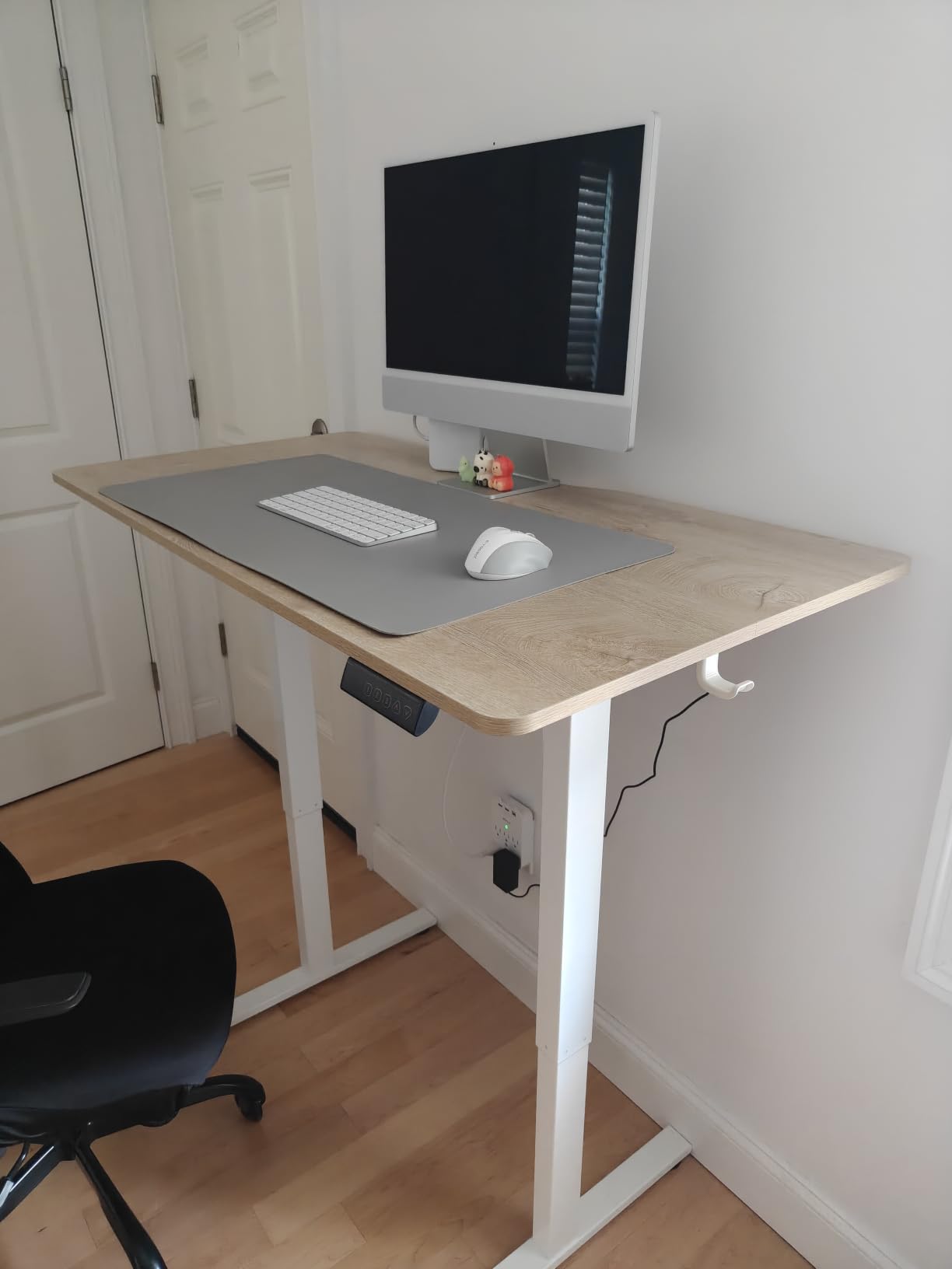 FEZIBO 55 x 24 Inchs Electric Standing Desk, Height Adjustable, Sit Stand Up, Computer Office Desk with Splice Board, White Frame/Maple Top customer photo 1