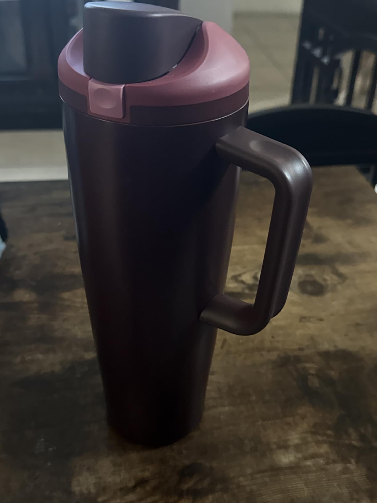 Owala FreeSip Tumbler Insulated Stainless Steel Water Bottle with Built-in Straw and Side Handle, For Travel, Work, School, and Sports, BPA Free, Leak Proof, 40oz, Dreamy Field customer photo 1