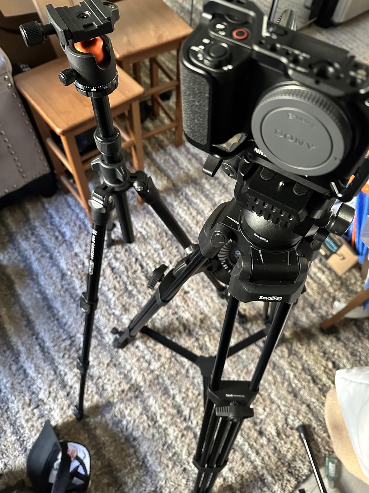 SMALLRIG 73'/186cm Heavy Duty Aluminum Alloy Video Tripod, Max Load 8kg (18lbs), Fluid Head with +85 to -78 Tilt Range, Compact Travel Tripod Weight 3.1kg(6.8lbs), Folded Height 88cm, AD-14 customer photo 1
