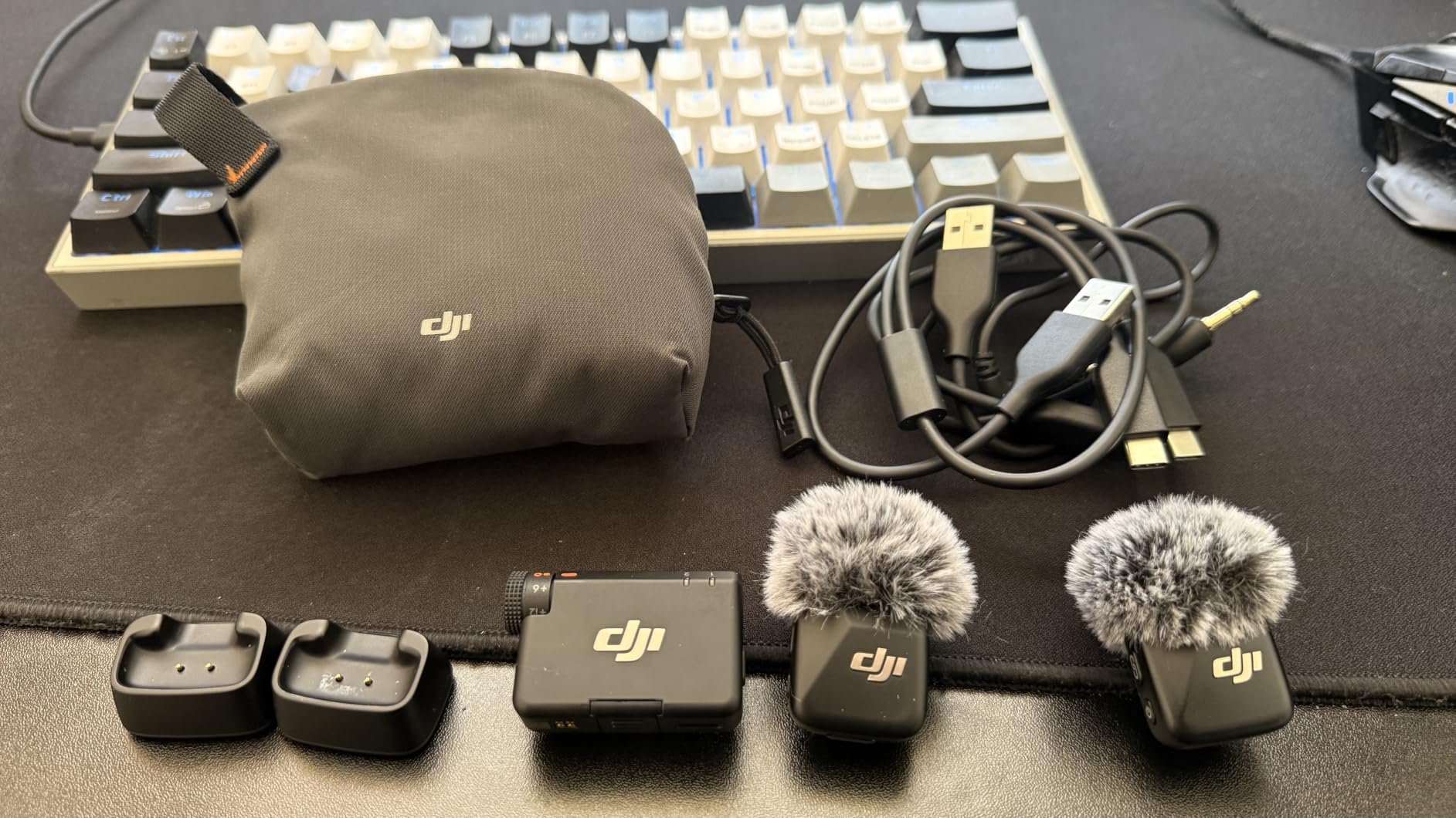 DJI Mic Mini (2 TX + 1 RX), Ultralight, Detail-Rich Audio | Noise Cancelling, Automatic Limiting, Wireless Microphone for Camera/iPhone/Android, Vlog, Streaming, 400m Transmission customer photo 2