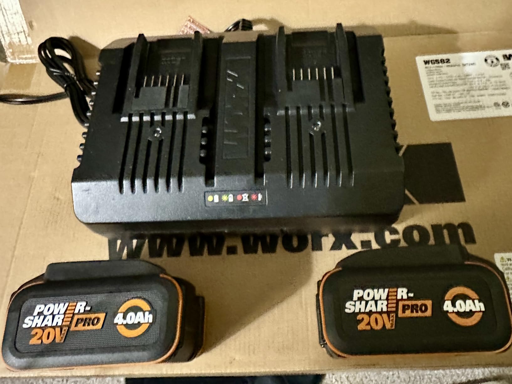 Worx Cordless Leaf Blower, 40V Quiet Blower for Heavy Leaf Removal, WG582 | Brushless Power, 780CFM & 190MPH Airflow, 57dB, 2 x 4.0Ah Batteries & 4.0A Charger Included, PowerShare customer photo 1
