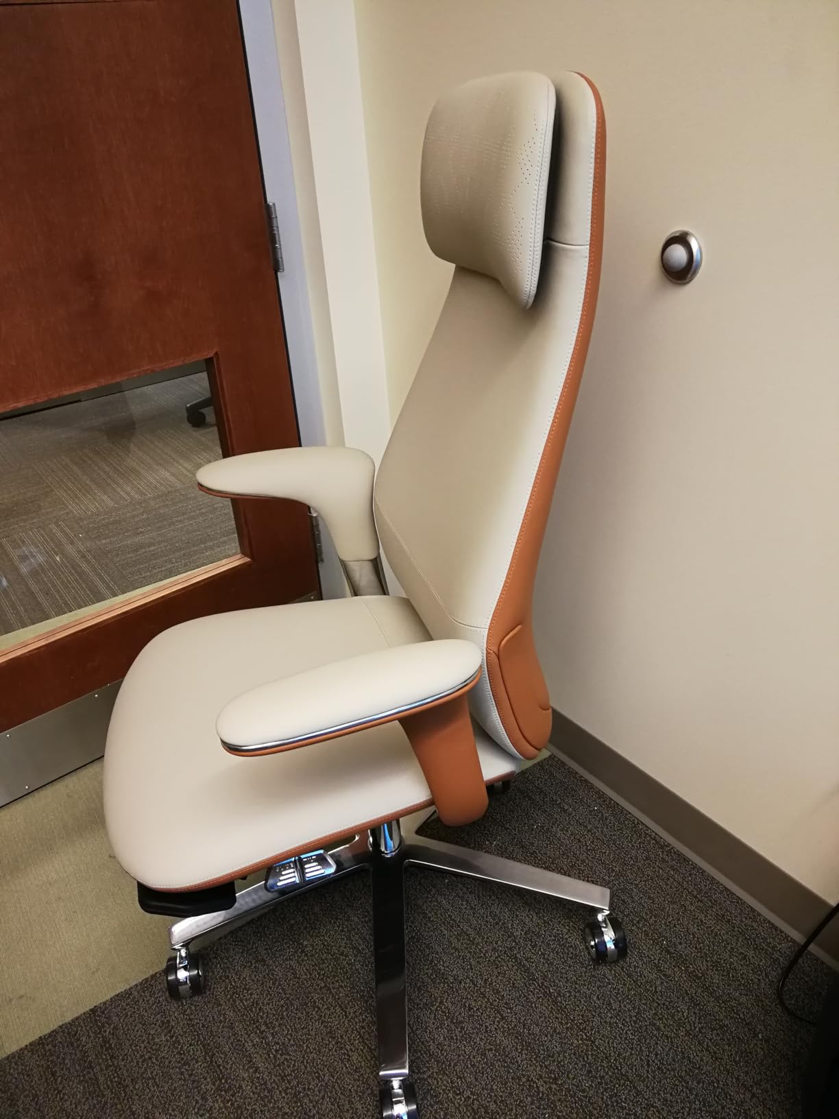 TOMU Executive Office Chair with Foot Rest, Top Grain Genuine Leather Office Chair, Ergonomic High Back Design. Real Leather, Wheels, Alumium Base. Padded Armrest, Luxury and Comfy (Beige) customer photo 2