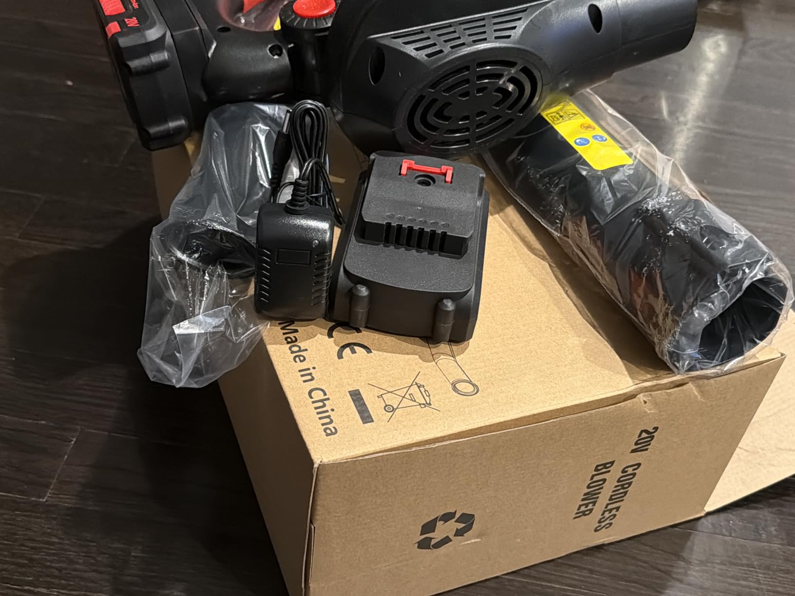 MZK 20V Cordless Leaf Blower, 2 x 4.0Ah Batteries & Charger, 130 MPH, 450 CFM customer photo 2
