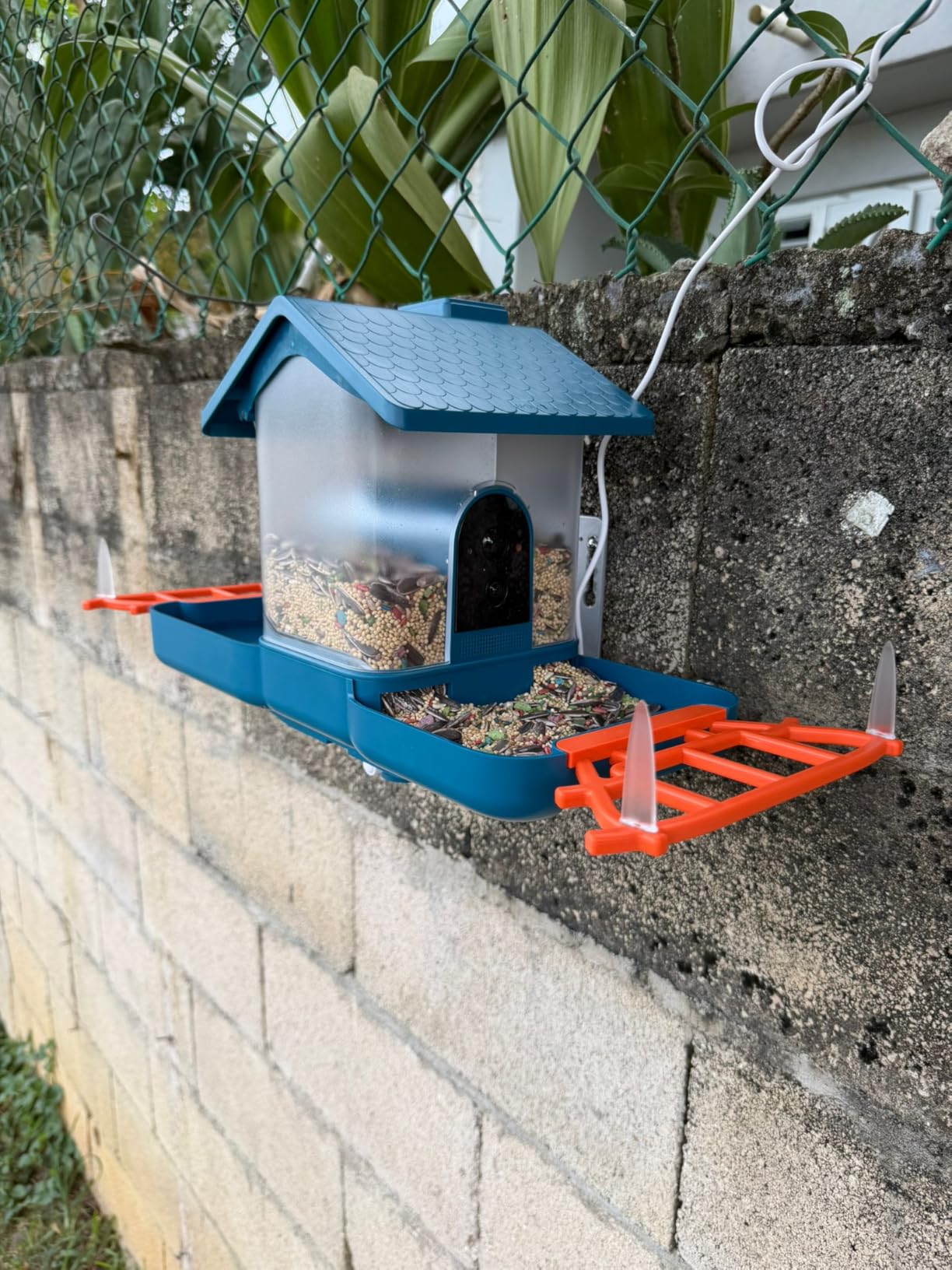 Smart Solar Bird Feeder with Camera & Outdoor Bird Bath | 2K HD Dual-Lens, AI Bird Identification, Instant Mobile Alerts, IP66 Weatherproof, Ideal for Outdoor Bird Watching customer photo 1