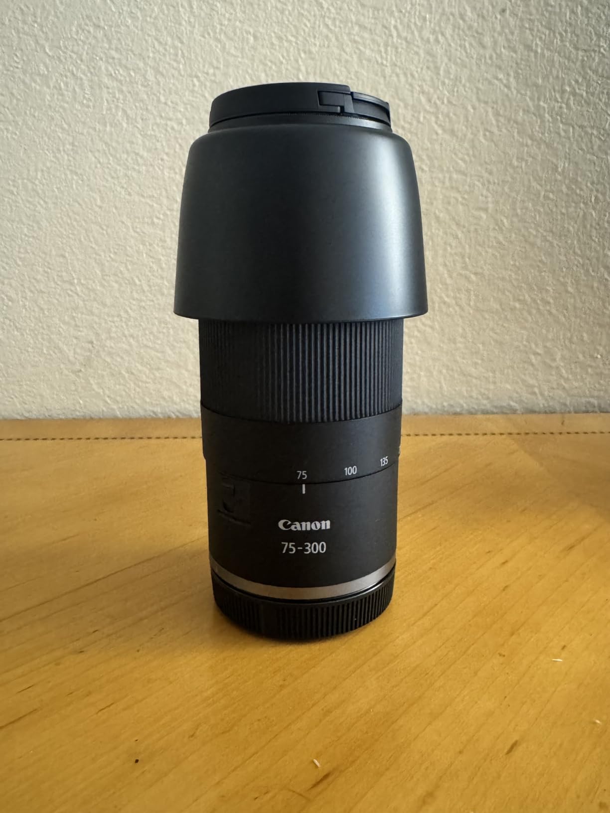 JJC ET-60 Lens Hood for Canon RF 75-300mm, EF 75-300mm & EF-S 55-250mm Lens customer photo 1
